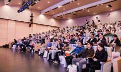 帮力青少年正在人工智能时代面成长